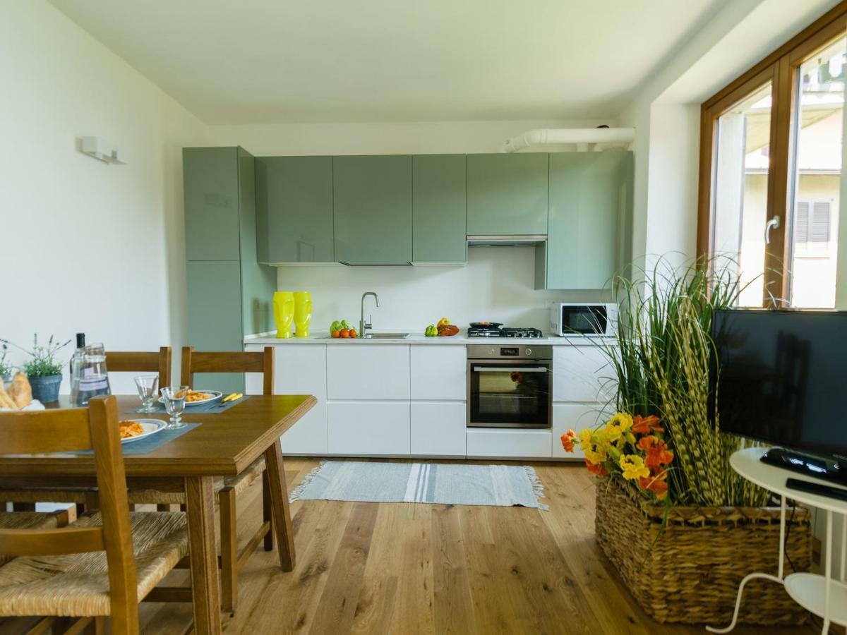 Discesa A Lago With Terrace And Garden On Lake Iseo Riva di Solto Exterior photo